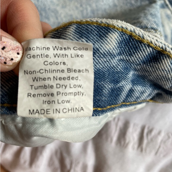 NWT light washed shorts - Picture 3 of 3